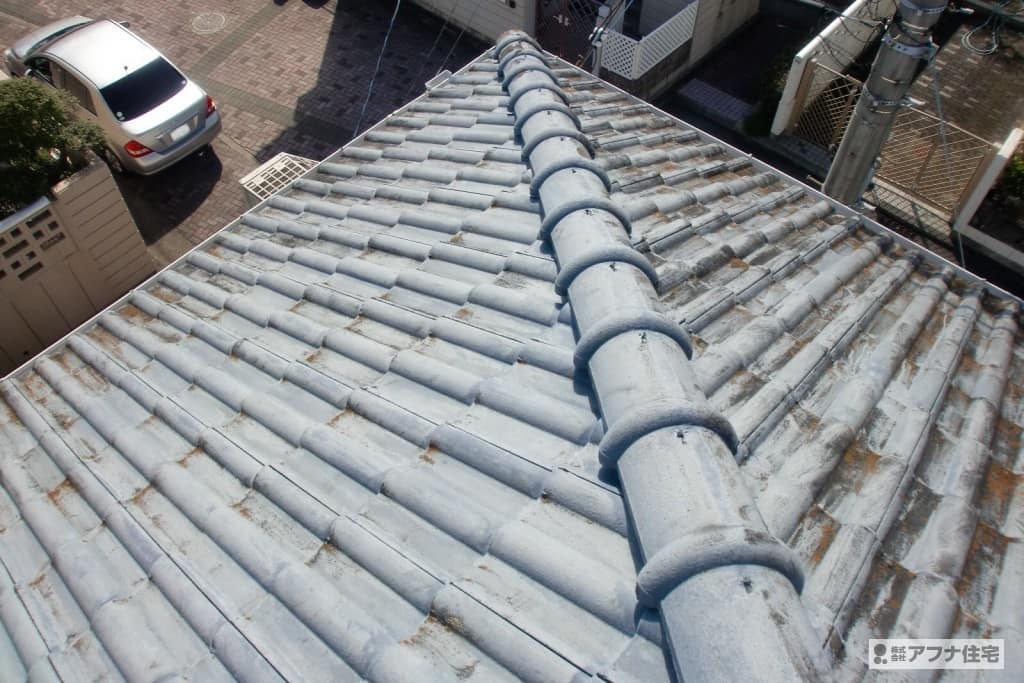 アフナ住宅｜屋根塗装施工前の写真