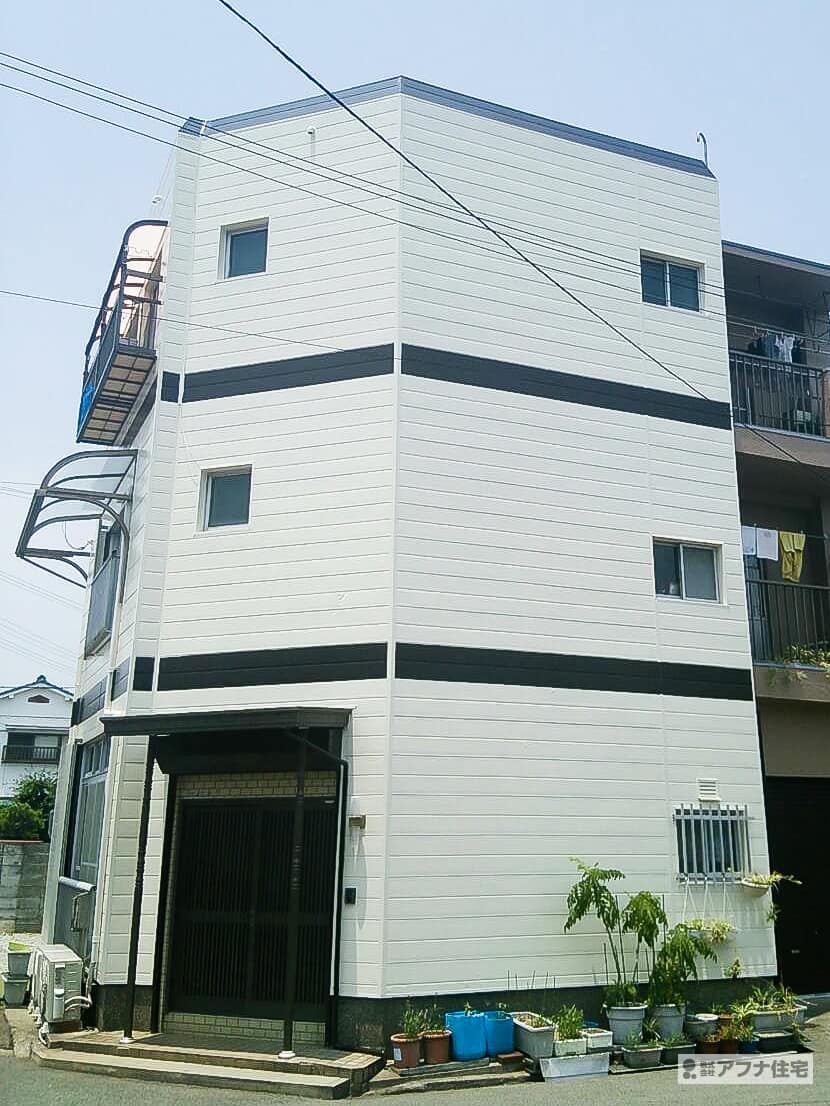 アフナ住宅｜外壁塗装・屋上シート防水施工事例