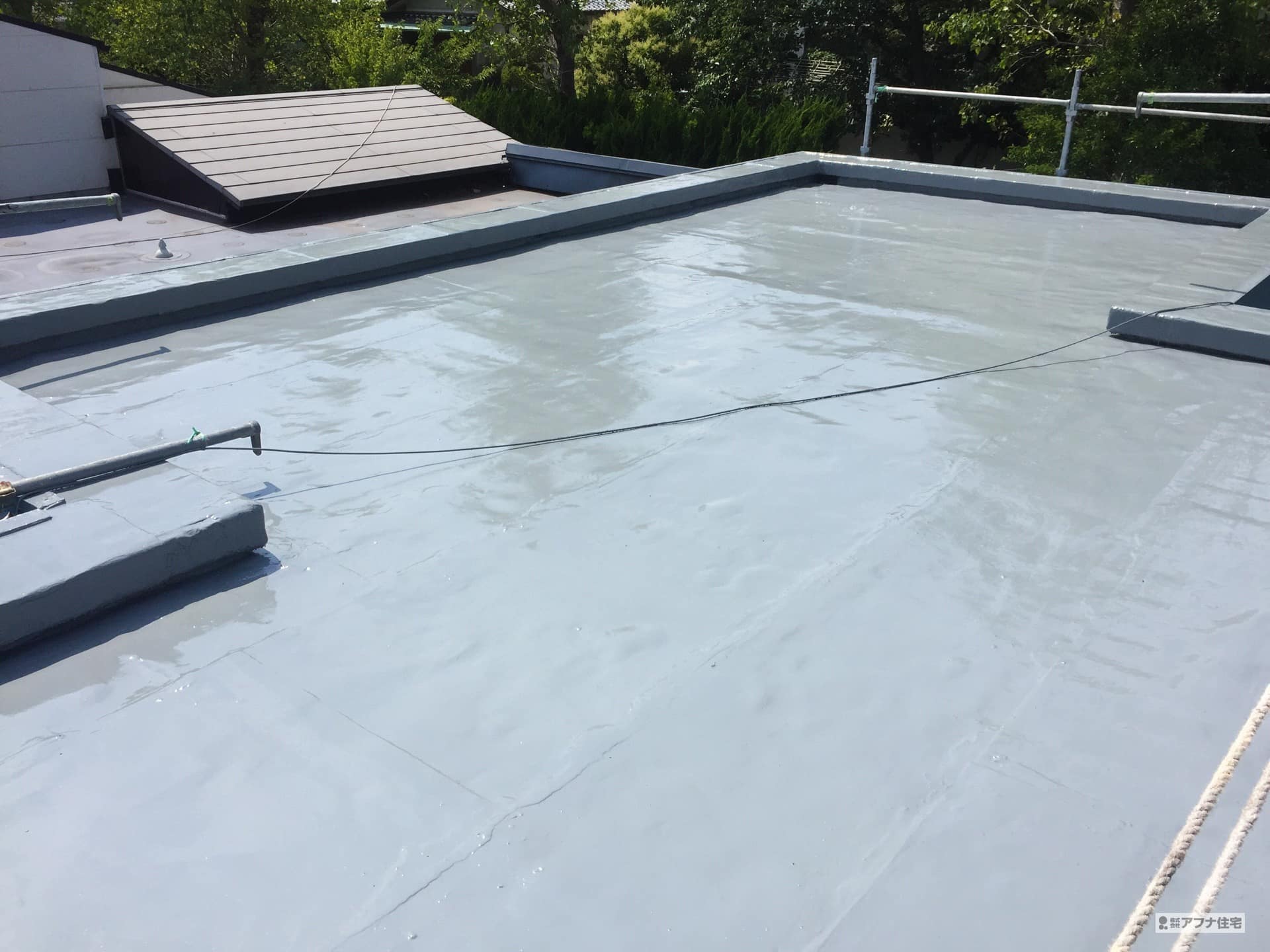 屋上ウレタン防水工事施工事例|アフナ住宅