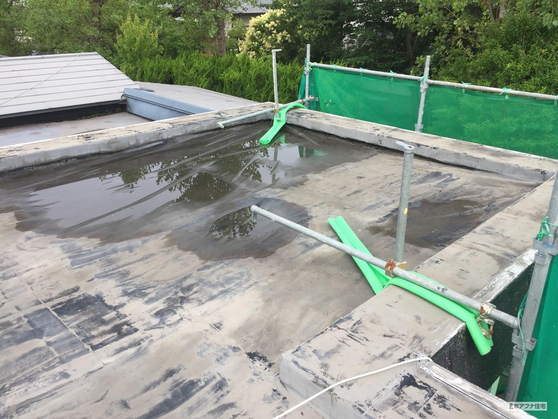 屋上ウレタン防水工事施工前写真|アフナ住宅