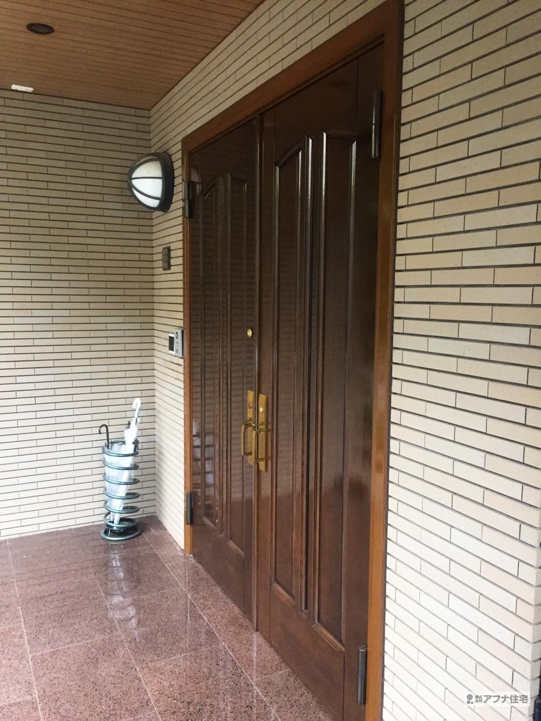 玄関ドア特殊塗装工事施工事例|アフナ住宅